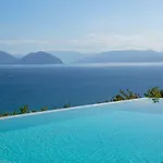 Villa Anemos Luxury *