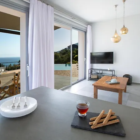 Anemos Luxury *